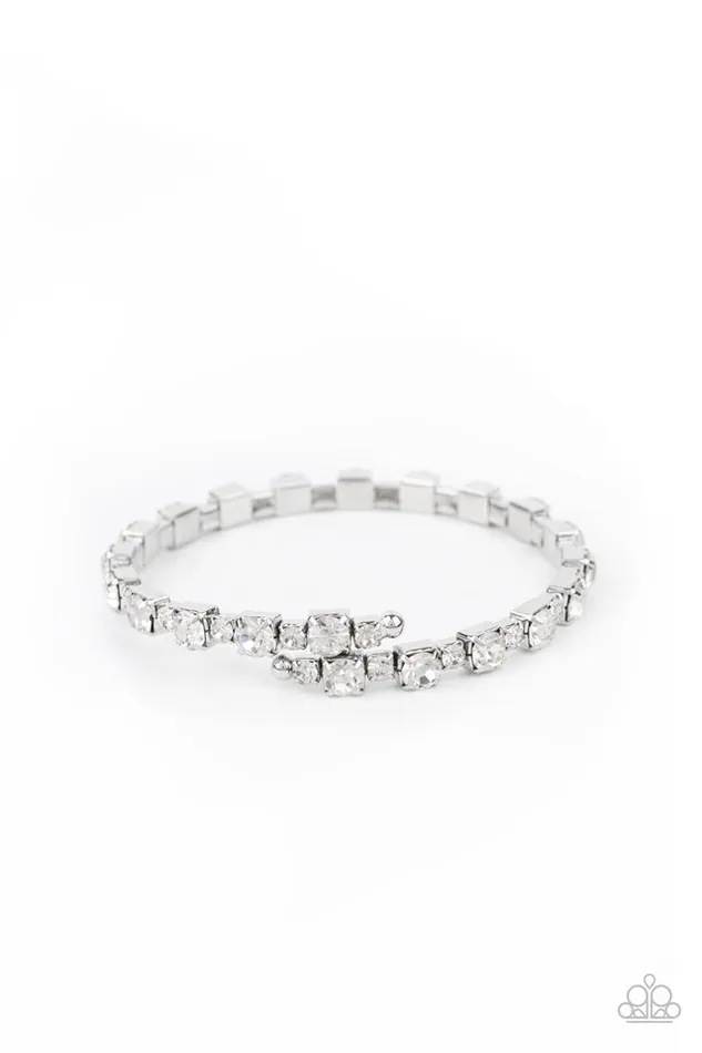 Paparazzi Jewelry Paparazzi Bracelet Photo Op White Bracelets Paparazzi Jewelry Paparazzi Bracelet Photo Op White Bracelets