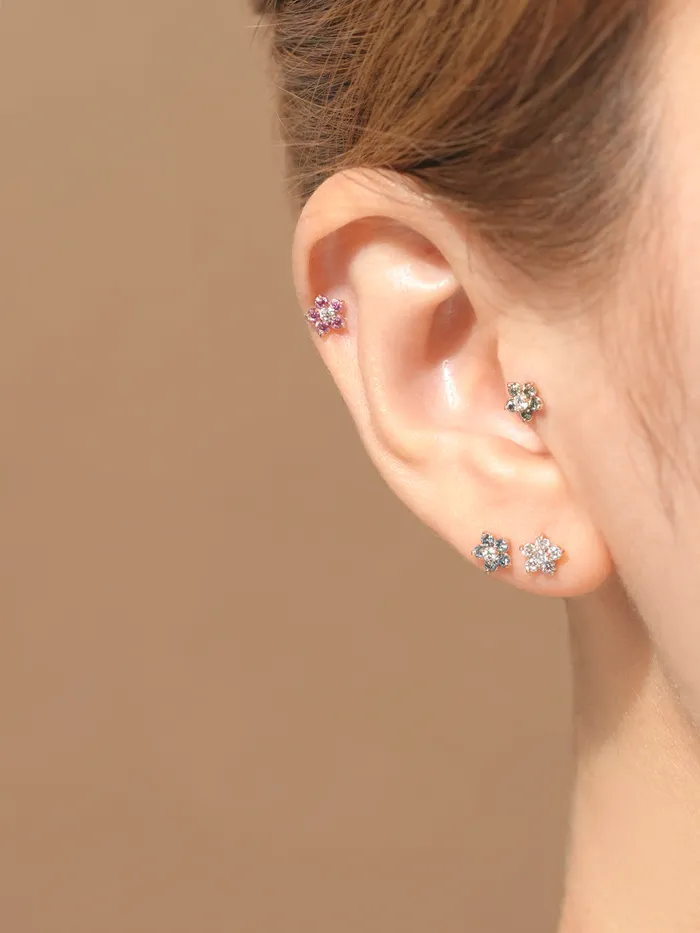 14K Gold Flower Moissanite Internally Threaded Labret Piercing 20G18G16G MinimalBijoux Earrings