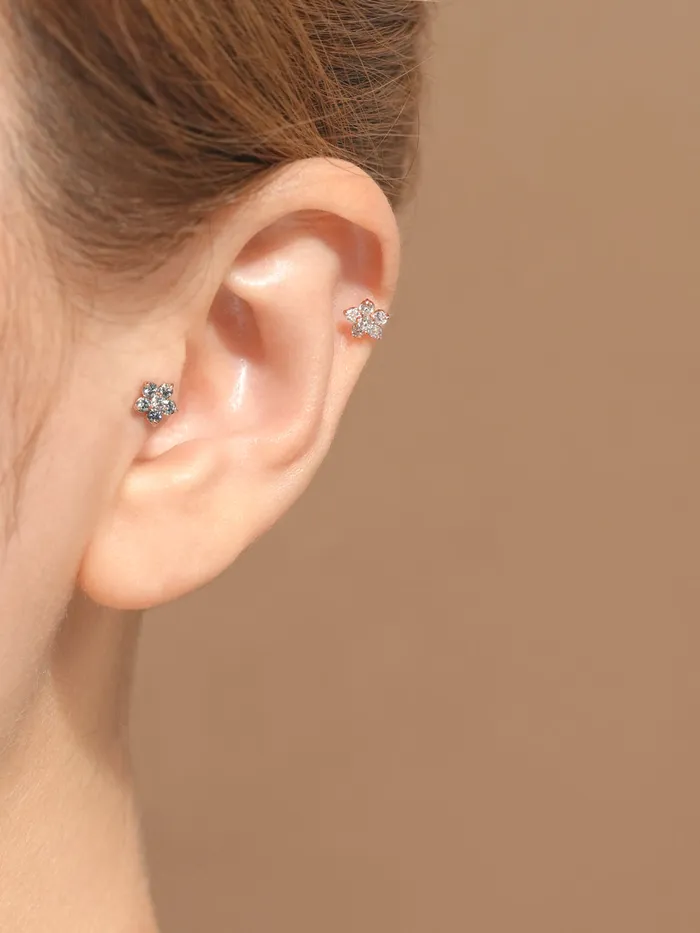 14K Gold Flower Moissanite Internally Threaded Labret Piercing 20G18G16G MinimalBijoux Earrings