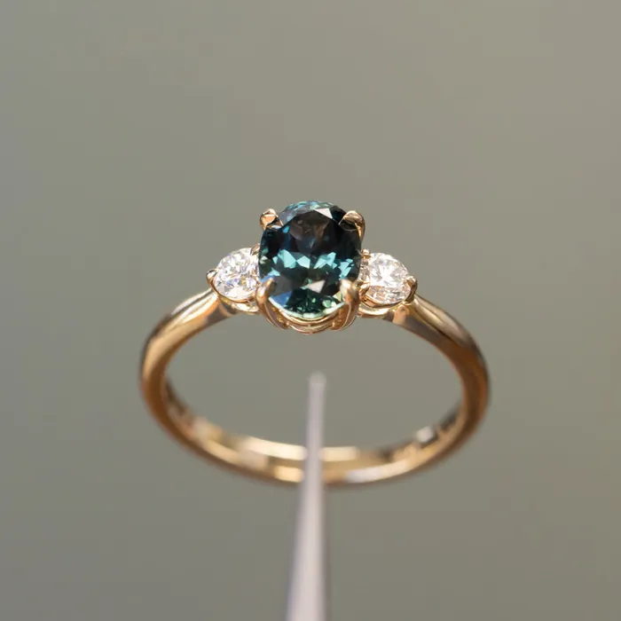 Armfest sapphires 187ct Oval Untreated Songean Ocean Blue Sapphire and Lab Grown Diamond Dainty Three Stone Ring in 18k Yellow Gold Rings