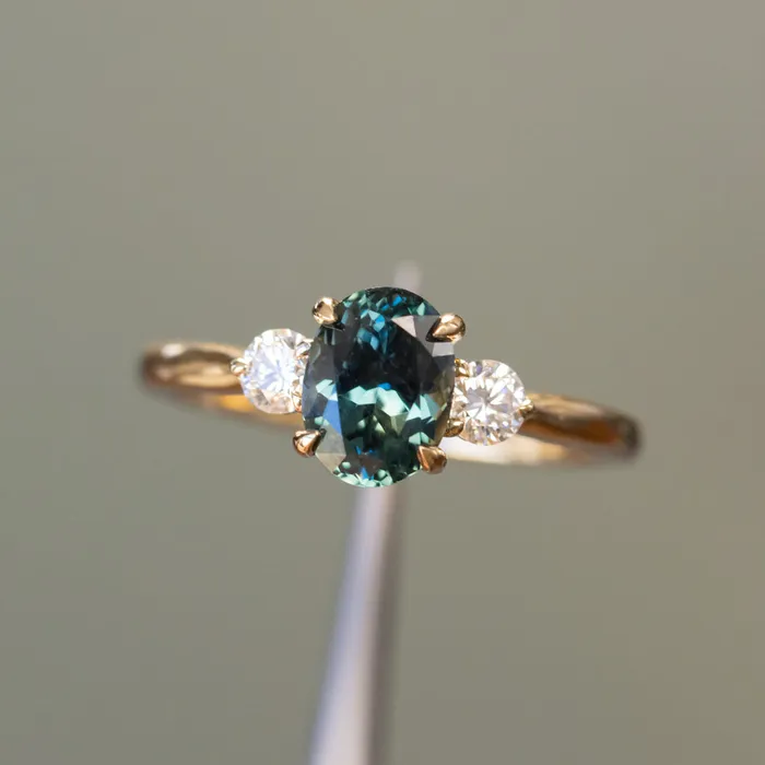 Armfest sapphires 187ct Oval Untreated Songean Ocean Blue Sapphire and Lab Grown Diamond Dainty Three Stone Ring in 18k Yellow Gold Rings