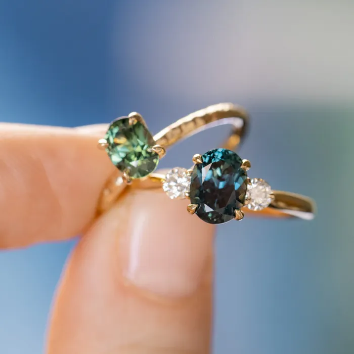 Armfest sapphires 187ct Oval Untreated Songean Ocean Blue Sapphire and Lab Grown Diamond Dainty Three Stone Ring in 18k Yellow Gold Rings