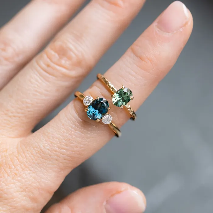 Armfest sapphires 187ct Oval Untreated Songean Ocean Blue Sapphire and Lab Grown Diamond Dainty Three Stone Ring in 18k Yellow Gold Rings