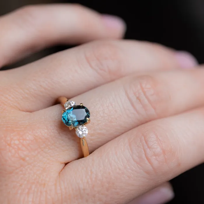Armfest sapphires 187ct Oval Untreated Songean Ocean Blue Sapphire and Lab Grown Diamond Dainty Three Stone Ring in 18k Yellow Gold Rings