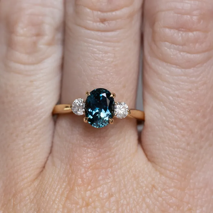 Armfest sapphires 187ct Oval Untreated Songean Ocean Blue Sapphire and Lab Grown Diamond Dainty Three Stone Ring in 18k Yellow Gold Rings
