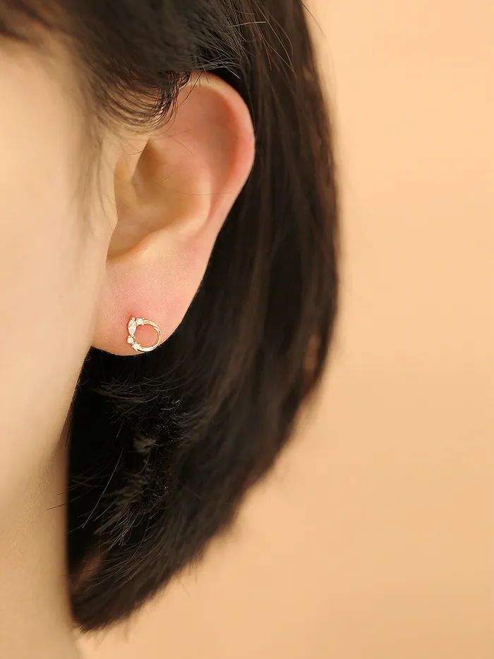 MinimalBijoux 14K gold Crystal Bling Circle Cubic cartilage earring 20g Earrings