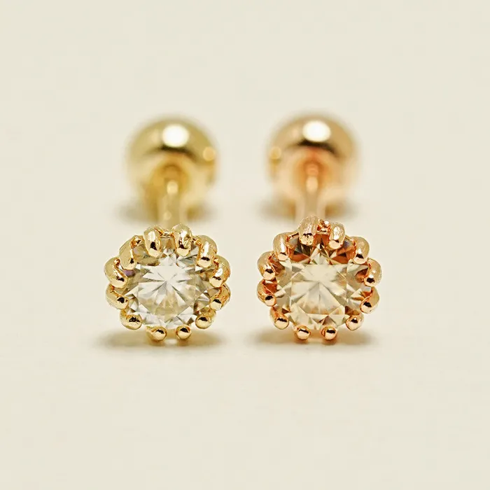 MinimalBijoux 14K Gold Shining Moissanite Cartilage Earring 20G18G16G Earrings