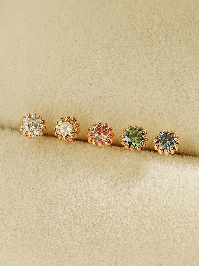 MinimalBijoux 14K Gold Shining Moissanite Cartilage Earring 20G18G16G Earrings