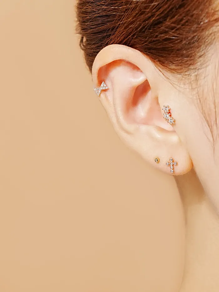 MinimalBijoux Earrings 14K Gold Triple Shining Cartilage Earring 20G
