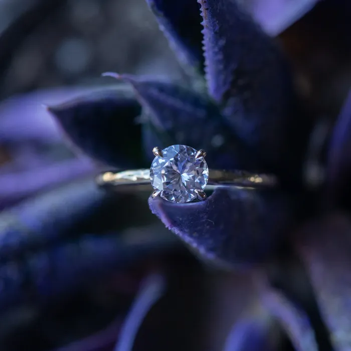 Ron Rings 099ct Round Lilac Sapphire Evergreen Solitaire Ring in 14k Yellow Gold