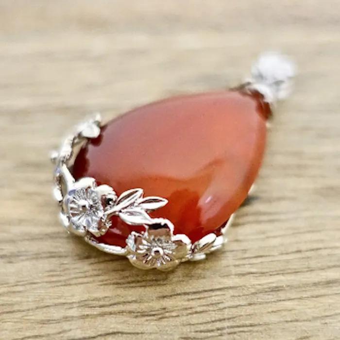 Necklaces Magic Crystals Red Agate Pendant Necklace