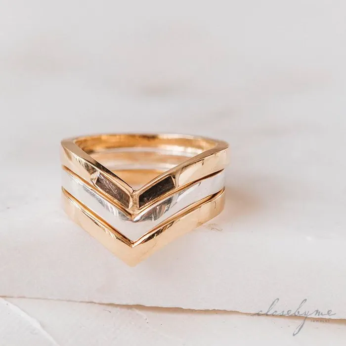 Chevron Cremation Ring in 14K White Gold closebymejewelry Rings