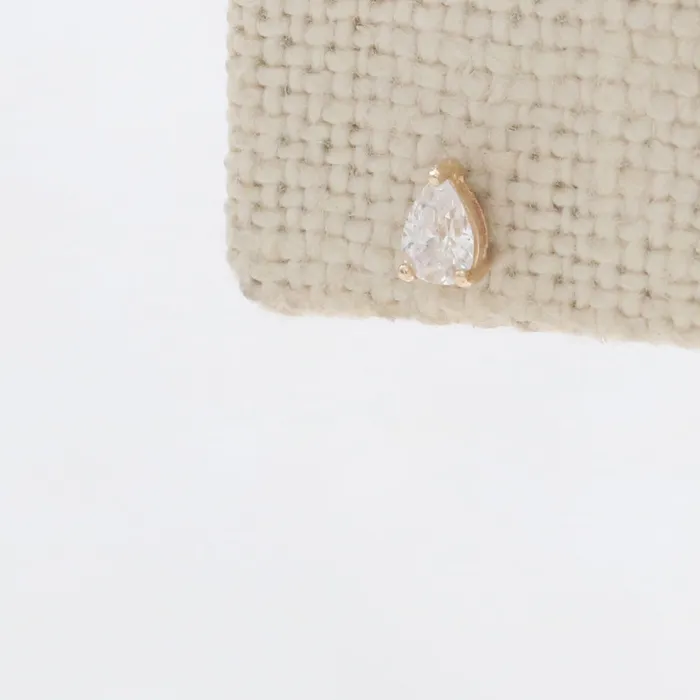 from J Shop Earrings Pear Cut Diamond Prongs Labret from J Shop Earrings Pear Cut Diamond Prongs Labret