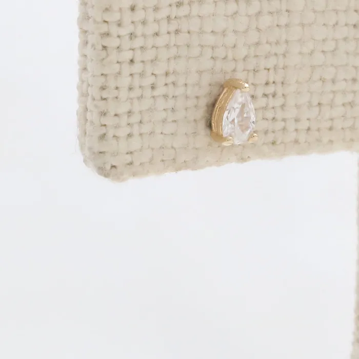 from J Shop Earrings Pear Cut Diamond Prongs Labret from J Shop Earrings Pear Cut Diamond Prongs Labret