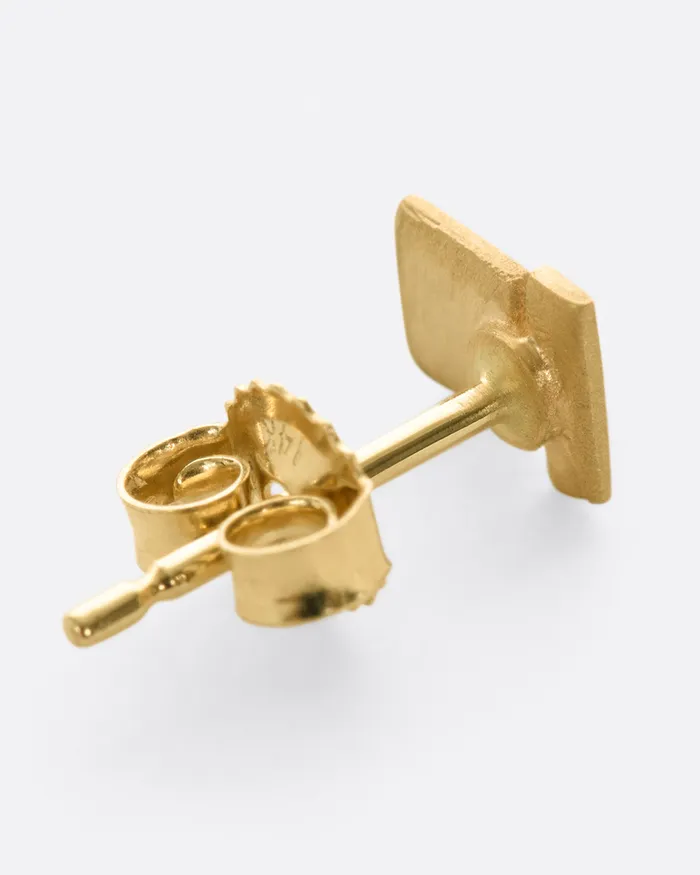 LORI LEVEN Earrings Yellow Gold Square on a Bar Stud