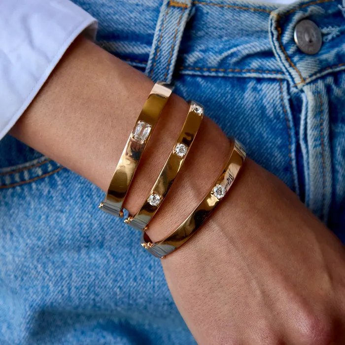 OVAL BRACELET WITH ONE ROUND DIAMOND anitako Bracelets