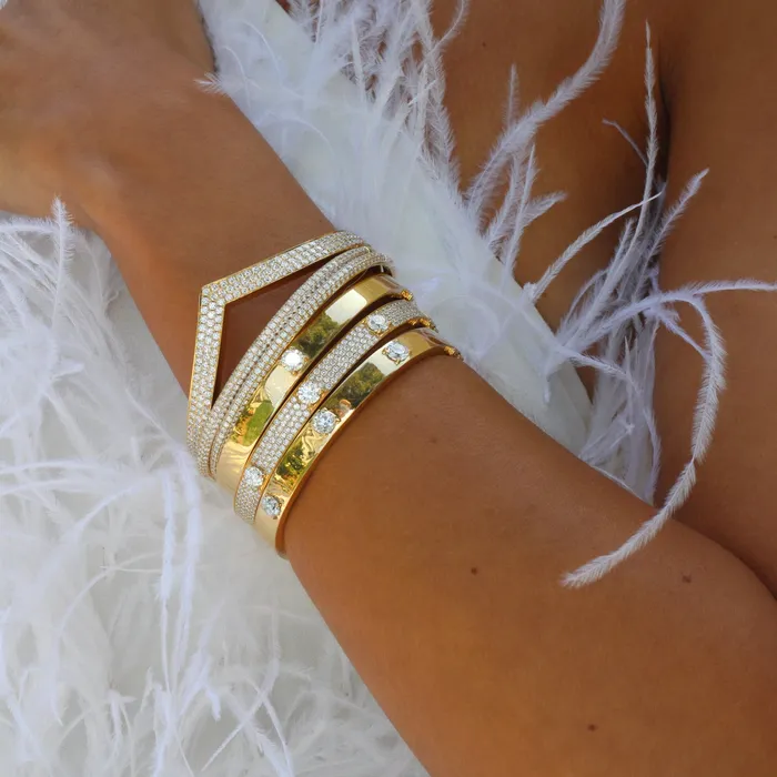 OVAL BRACELET WITH ONE ROUND DIAMOND anitako Bracelets