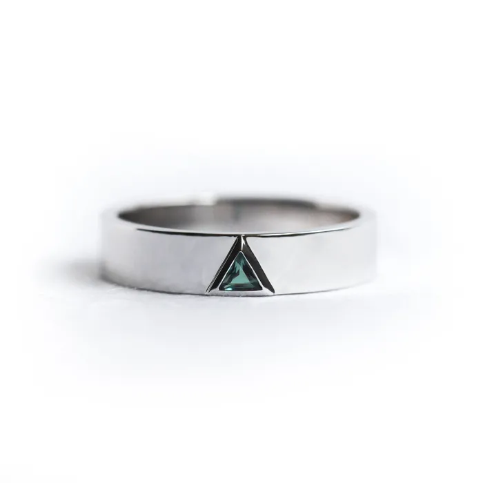 Capucinne Mens triangle alexandrite band White gold mens band with Rings