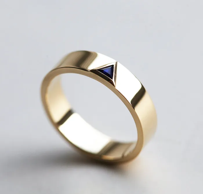 Capucinne Mens triangle alexandrite band White gold mens band with Rings