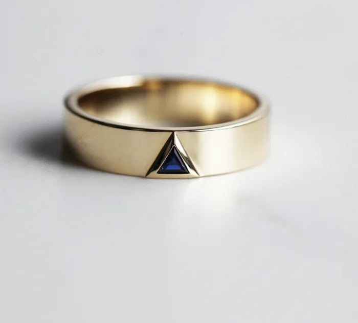 Capucinne Mens triangle alexandrite band White gold mens band with Rings