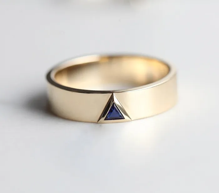 Capucinne Mens triangle alexandrite band White gold mens band with Rings