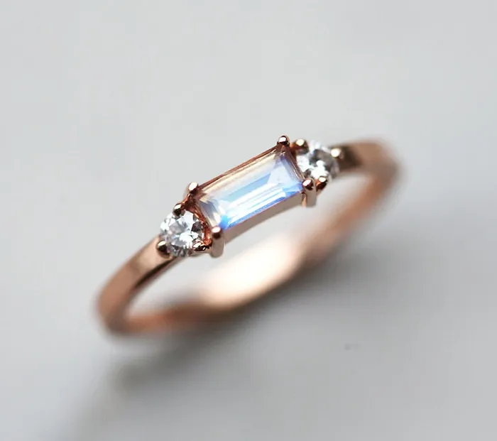 Capucinne Rings Piper Baguette moonstone ring