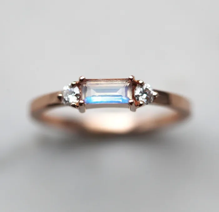 Capucinne Rings Piper Baguette moonstone ring