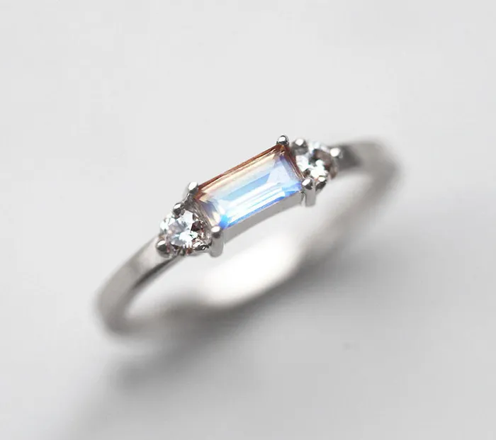 Capucinne Rings Piper Baguette moonstone ring