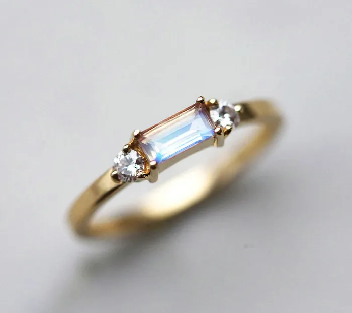 Capucinne Rings Piper Baguette moonstone ring