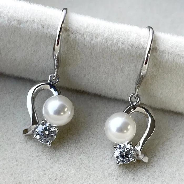 Earrings BERRICLE Bead Imitation Pearl Fish Hook Earrings in Sterling Silver