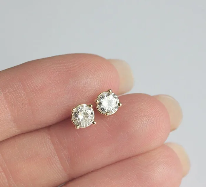 Earrings Capucinne Colette Round Diamond Stud Earrings