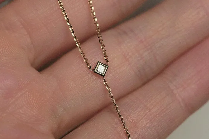 Necklaces Capucinne Delicate PrincessCut Diamond Lariat Necklace
