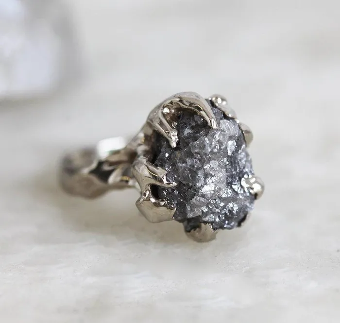 Rings capucinne Big Raw Diamond Ring Claw Ring
