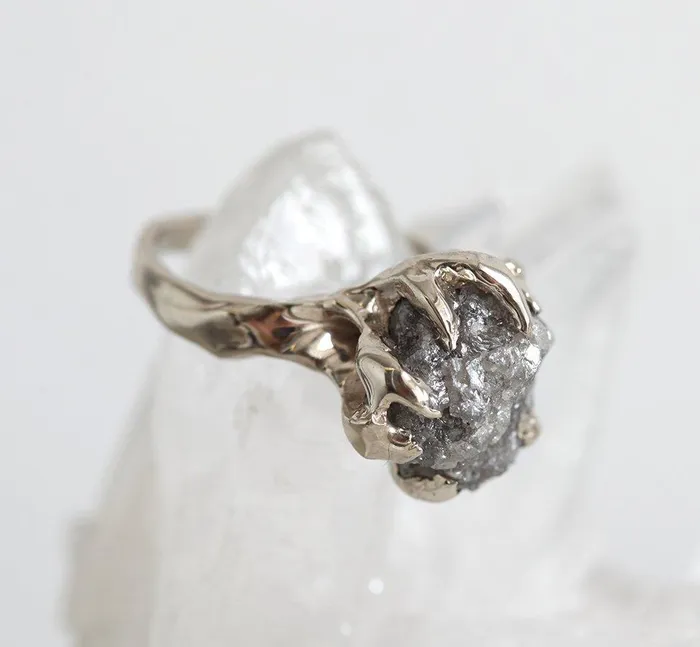 Rings capucinne Big Raw Diamond Ring Claw Ring