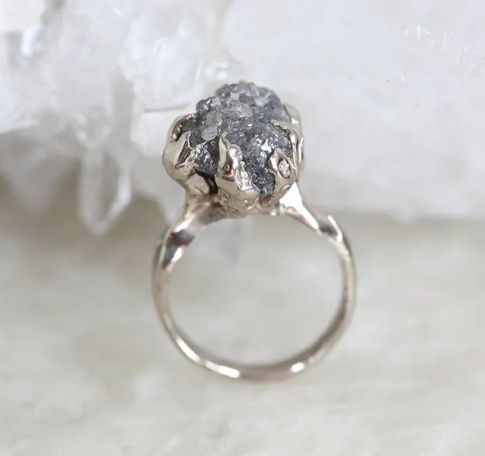 Rings capucinne Big Raw Diamond Ring Claw Ring