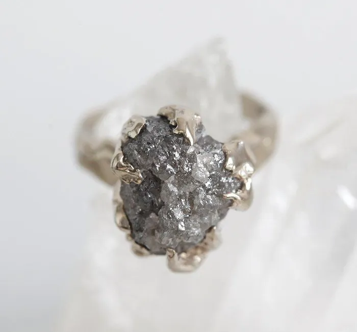 Rings capucinne Big Raw Diamond Ring Claw Ring