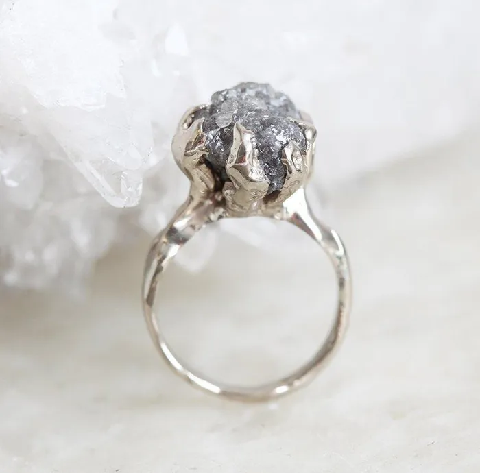 Rings capucinne Big Raw Diamond Ring Claw Ring