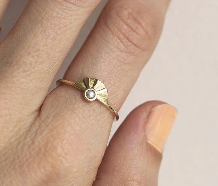 Rings Capucinne Layne White Pearl Ring