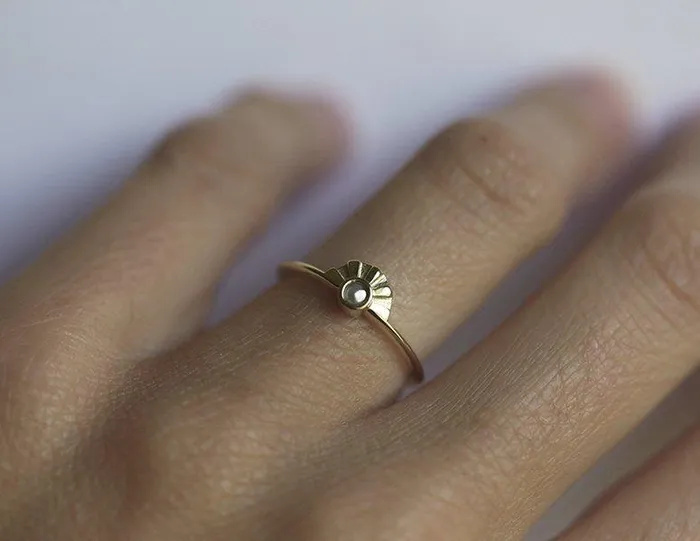 Rings Capucinne Layne White Pearl Ring