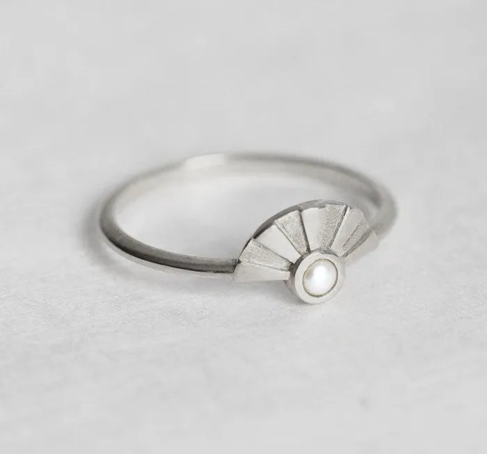 Rings Capucinne Layne White Pearl Ring