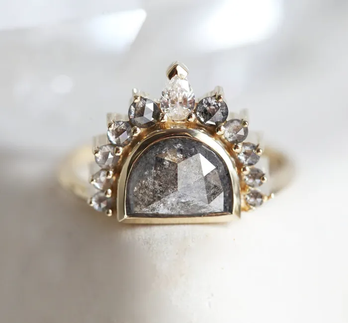 Rings Capucinne Sunrise Salt And Pepper Diamond Ring With Crown