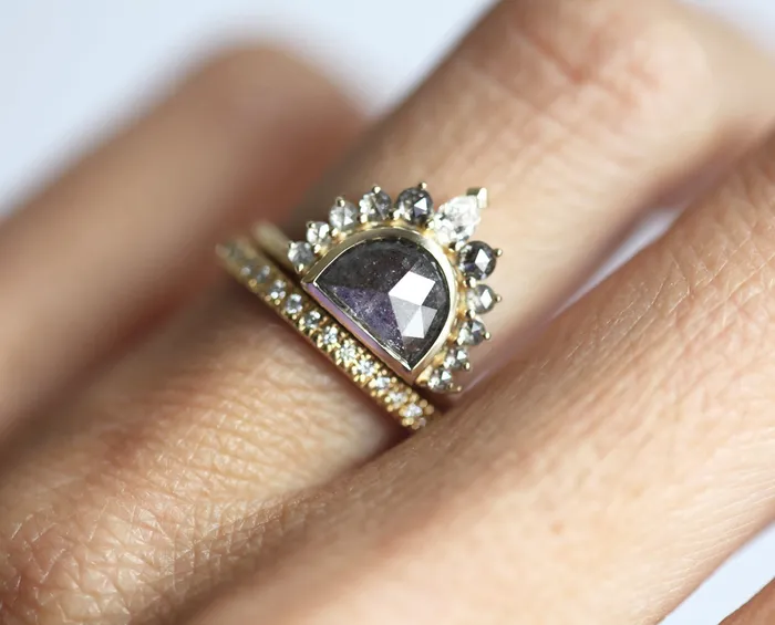 Rings Capucinne Sunrise Salt And Pepper Diamond Ring With Crown