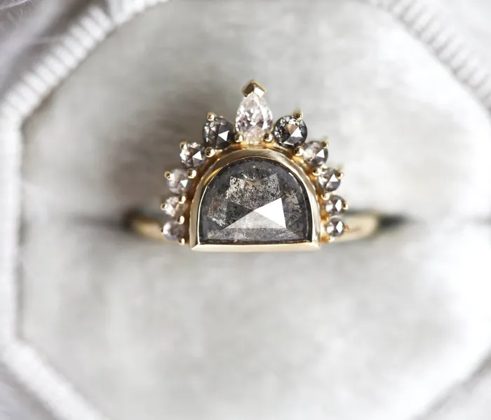 Rings Capucinne Sunrise Salt And Pepper Diamond Ring With Crown