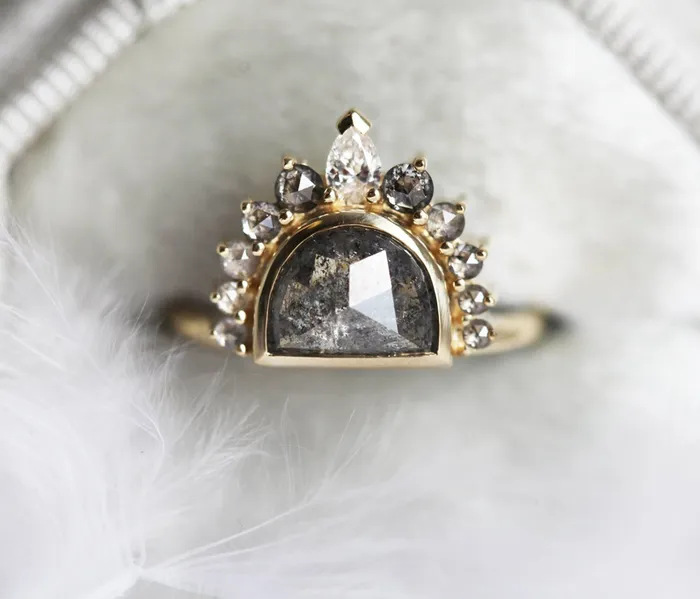 Rings Capucinne Sunrise Salt And Pepper Diamond Ring With Crown