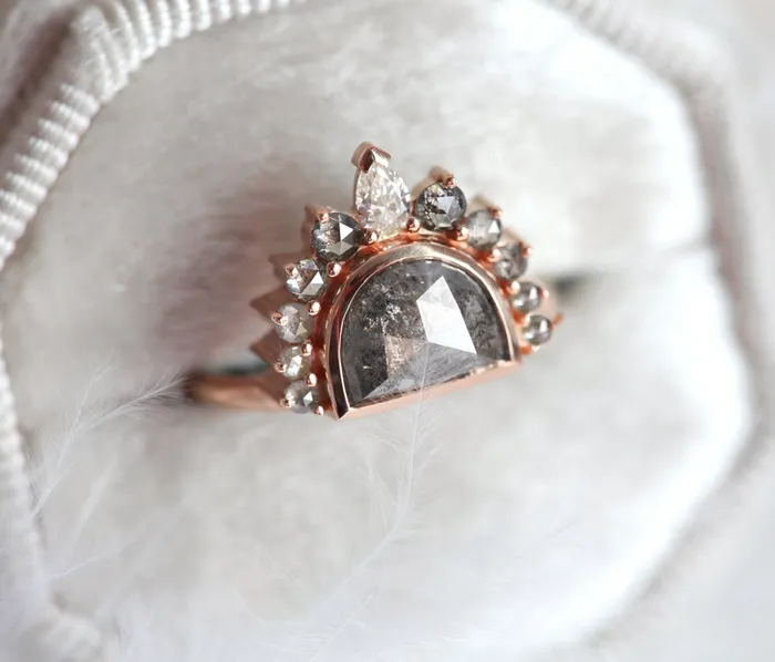 Rings Capucinne Sunrise Salt And Pepper Diamond Ring With Crown