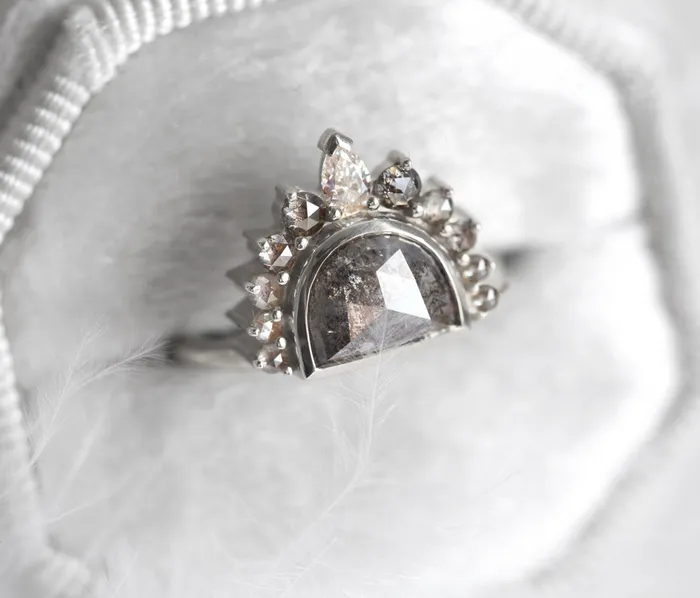 Rings Capucinne Sunrise Salt And Pepper Diamond Ring With Crown