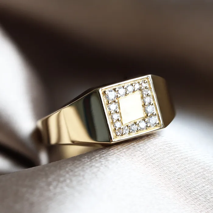 Rings Diamond signet ring Capucinne